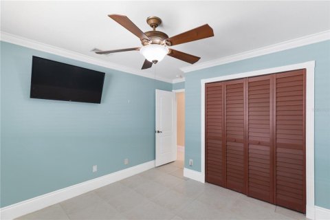 House in Cape Coral, Florida 3 bedrooms, 191.1 sq.m. № 1844710 - photo 24