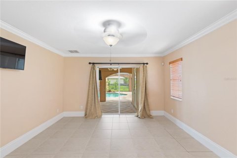 House in Cape Coral, Florida 3 bedrooms, 191.1 sq.m. № 1844710 - photo 13