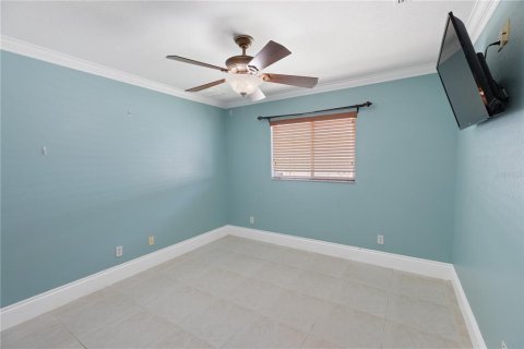 House in Cape Coral, Florida 3 bedrooms, 191.1 sq.m. № 1844710 - photo 23