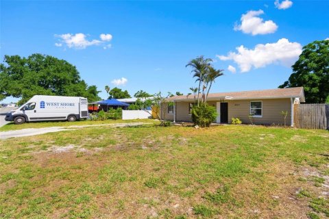 House in Holiday, Florida 3 bedrooms, 102.56 sq.m. № 2223317 - photo 6