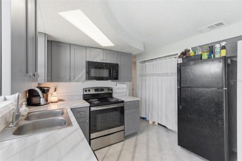 House in Holiday, Florida 3 bedrooms, 102.56 sq.m. № 2223317 - photo 16