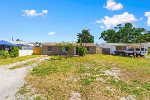 House in Holiday, Florida 3 bedrooms, 102.56 sq.m. № 2223317 - photo 4