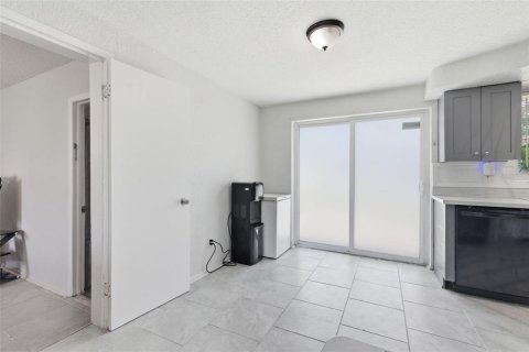 House in Holiday, Florida 3 bedrooms, 102.56 sq.m. № 2223317 - photo 14