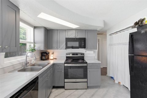 House in Holiday, Florida 3 bedrooms, 102.56 sq.m. № 2223317 - photo 17