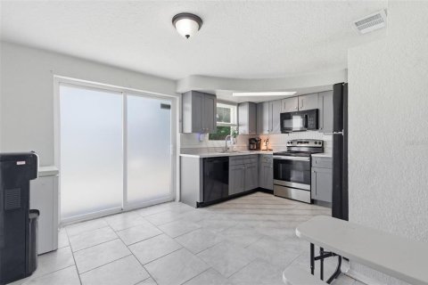House in Holiday, Florida 3 bedrooms, 102.56 sq.m. № 2223317 - photo 13