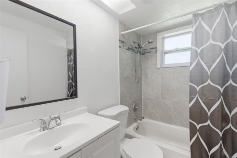 House in Holiday, Florida 3 bedrooms, 102.56 sq.m. № 2223317 - photo 21