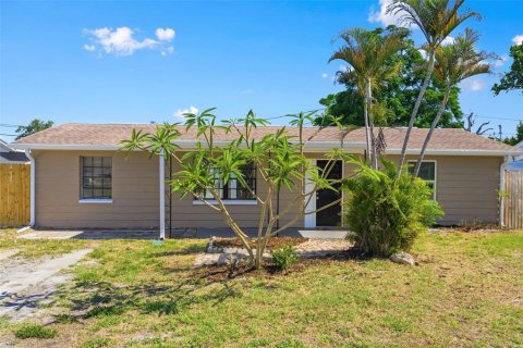 House in Holiday, Florida 3 bedrooms, 102.56 sq.m. № 2223317 - photo 3