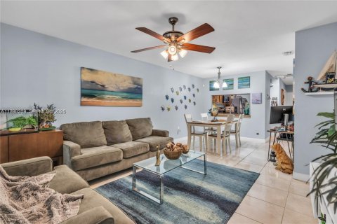 Adosado en alquiler en Sunrise, Florida, 3 dormitorios, 111.48 m2 № 2057636 - foto 4