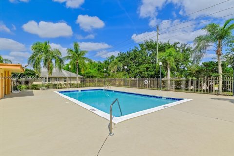 Adosado en alquiler en Sunrise, Florida, 3 dormitorios, 111.48 m2 № 2057636 - foto 8