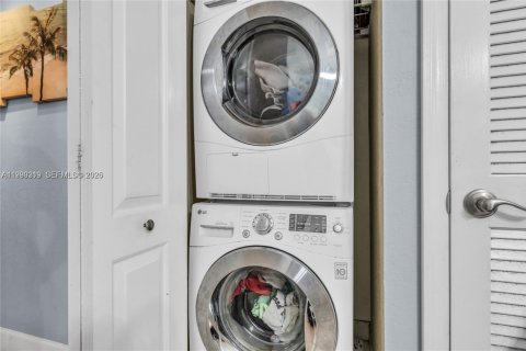 Adosado en alquiler en Sunrise, Florida, 3 dormitorios, 111.48 m2 № 2057636 - foto 16