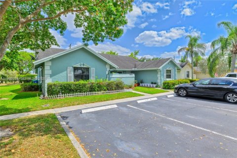 Adosado en alquiler en Sunrise, Florida, 3 dormitorios, 111.48 m2 № 2057636 - foto 21