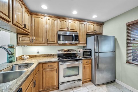 Adosado en alquiler en Sunrise, Florida, 3 dormitorios, 111.48 m2 № 2057636 - foto 3