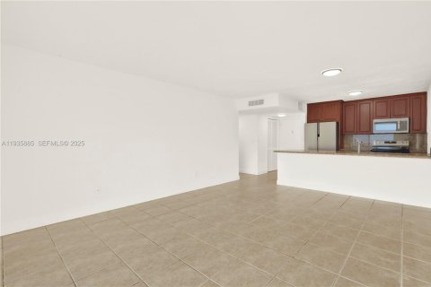 Condo in Miami, Florida, 1 bedroom  № 1994792 - photo 18