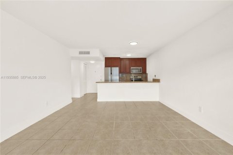 Condo in Miami, Florida, 1 bedroom  № 1994792 - photo 19