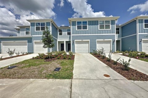 Townhouse in CYPRESS CAY in Kissimmee, Florida 3 bedrooms, 157.84 sq.m. № 2362617