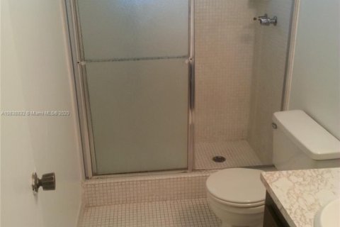 Condo in Tamarac, Florida, 2 bedrooms  № 1978949 - photo 7