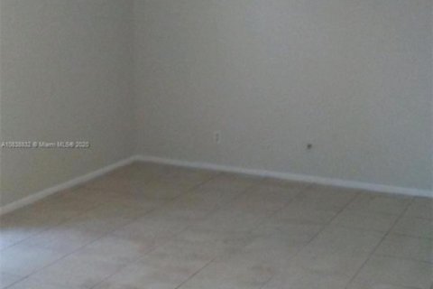Condo in Tamarac, Florida, 2 bedrooms  № 1978949 - photo 1