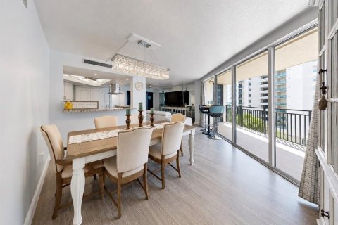 Condo in Clearwater, Florida, 2 bedrooms  № 2310593 - photo 24