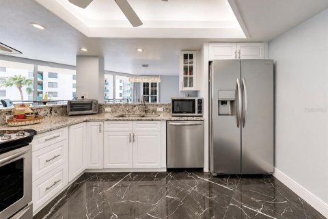 Condo in Clearwater, Florida, 2 bedrooms  № 2310593 - photo 18