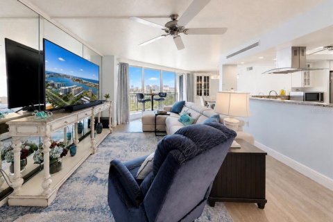 Condo in Clearwater, Florida, 2 bedrooms  № 2310593 - photo 14