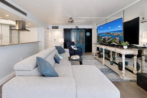Condo in Clearwater, Florida, 2 bedrooms  № 2310593 - photo 12