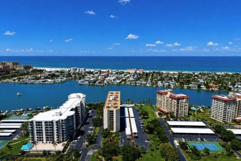 Condo in Clearwater, Florida, 2 bedrooms  № 2310593 - photo 11