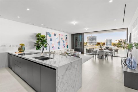 Copropriété à vendre à Miami, Floride: 3 chambres, 226.03 m2 № 2153126 - photo 13