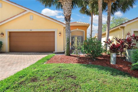House in Lehigh Acres, Florida 2 bedrooms, 125.7 sq.m. № 1651669 - photo 1