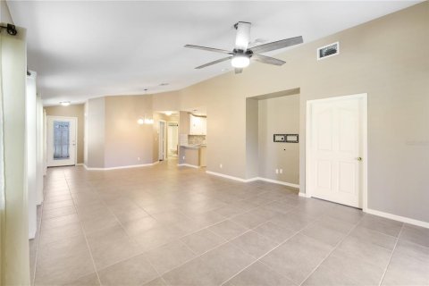 House in Lehigh Acres, Florida 2 bedrooms, 125.7 sq.m. № 1651669 - photo 18