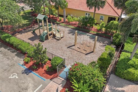 House in Lehigh Acres, Florida 2 bedrooms, 125.7 sq.m. № 1651669 - photo 12