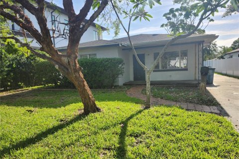 Terreno en venta en Tampa, Florida № 1803539 - foto 1