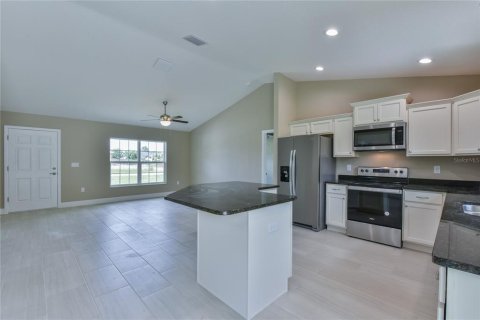 House in Ocala, Florida 4 bedrooms, 136.85 sq.m. № 1662223 - photo 13
