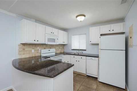 Condo in Sarasota, Florida, 2 bedrooms  № 2209164 - photo 7