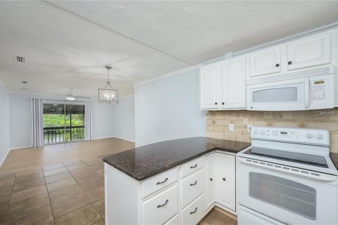 Condo in Sarasota, Florida, 2 bedrooms  № 2209164 - photo 9