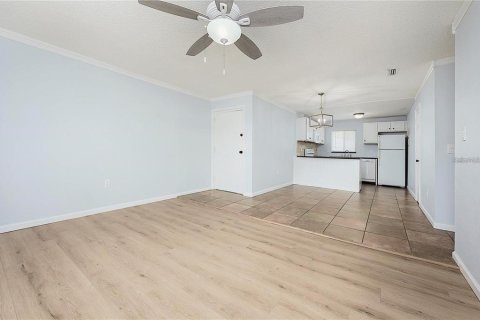 Condo in Sarasota, Florida, 2 bedrooms  № 2209164 - photo 6