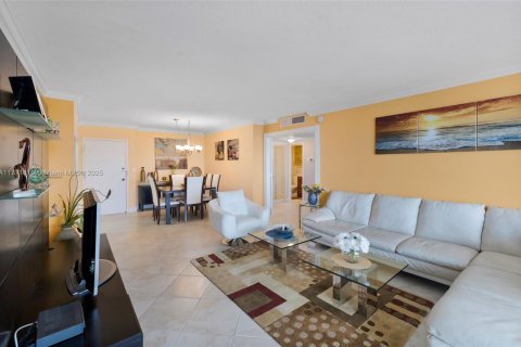 Купить кондоминиум в Халландейл-Бич, Флорида 2 спальни, 115.94м2, № 1692587 - фото 16