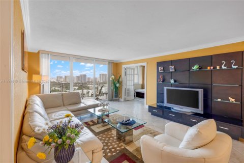 Купить кондоминиум в Халландейл-Бич, Флорида 2 спальни, 115.94м2, № 1692587 - фото 14