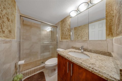 Купить кондоминиум в Халландейл-Бич, Флорида 2 спальни, 115.94м2, № 1692587 - фото 30