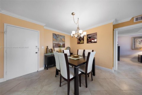 Купить кондоминиум в Халландейл-Бич, Флорида 2 спальни, 115.94м2, № 1692587 - фото 18