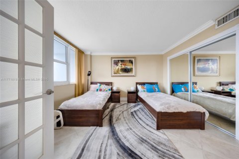 Купить кондоминиум в Халландейл-Бич, Флорида 2 спальни, 115.94м2, № 1692587 - фото 27