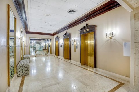 Купить кондоминиум в Халландейл-Бич, Флорида 2 спальни, 115.94м2, № 1692587 - фото 9