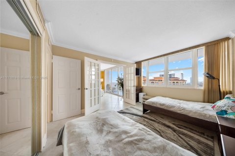 Купить кондоминиум в Халландейл-Бич, Флорида 2 спальни, 115.94м2, № 1692587 - фото 28