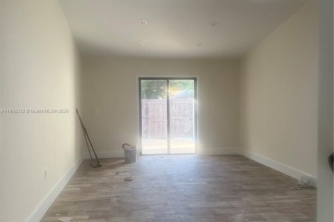 Townhouse in Miami, Florida 2 bedrooms, 95.69 sq.m. № 1953787 - photo 28