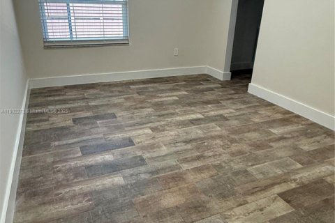 Townhouse in Miami, Florida 2 bedrooms, 95.69 sq.m. № 1953787 - photo 8