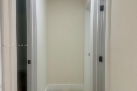 Townhouse in Miami, Florida 2 bedrooms, 95.69 sq.m. № 1953787 - photo 27