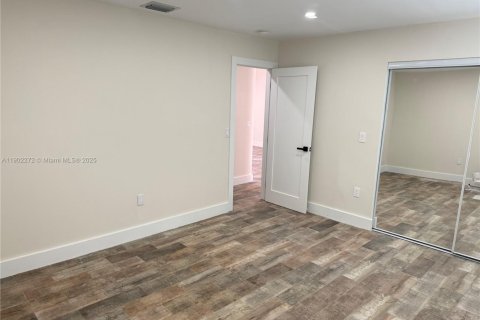 Townhouse in Miami, Florida 2 bedrooms, 95.69 sq.m. № 1953787 - photo 11