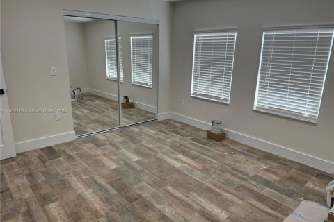 Townhouse in Miami, Florida 2 bedrooms, 95.69 sq.m. № 1953787 - photo 12