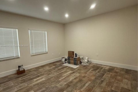 Townhouse in Miami, Florida 2 bedrooms, 95.69 sq.m. № 1953787 - photo 22