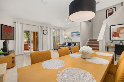 Townhouse in Kissimmee, Florida 3 bedrooms, 133.31 sq.m. № 2302677 - photo 11