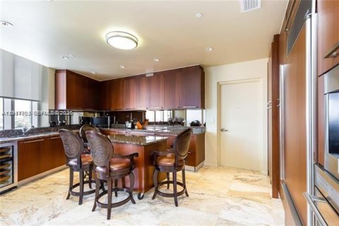 Copropriété à louer à Sunny Isles Beach, Floride: 2 chambres, 216.18 m2 № 2283171 - photo 11
